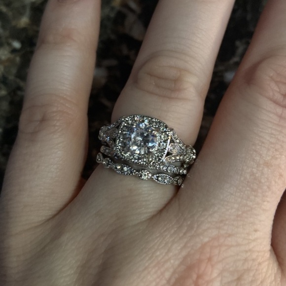 18K White Gold Filled Wedding Engagement Ring Set - Picture 7 of 7